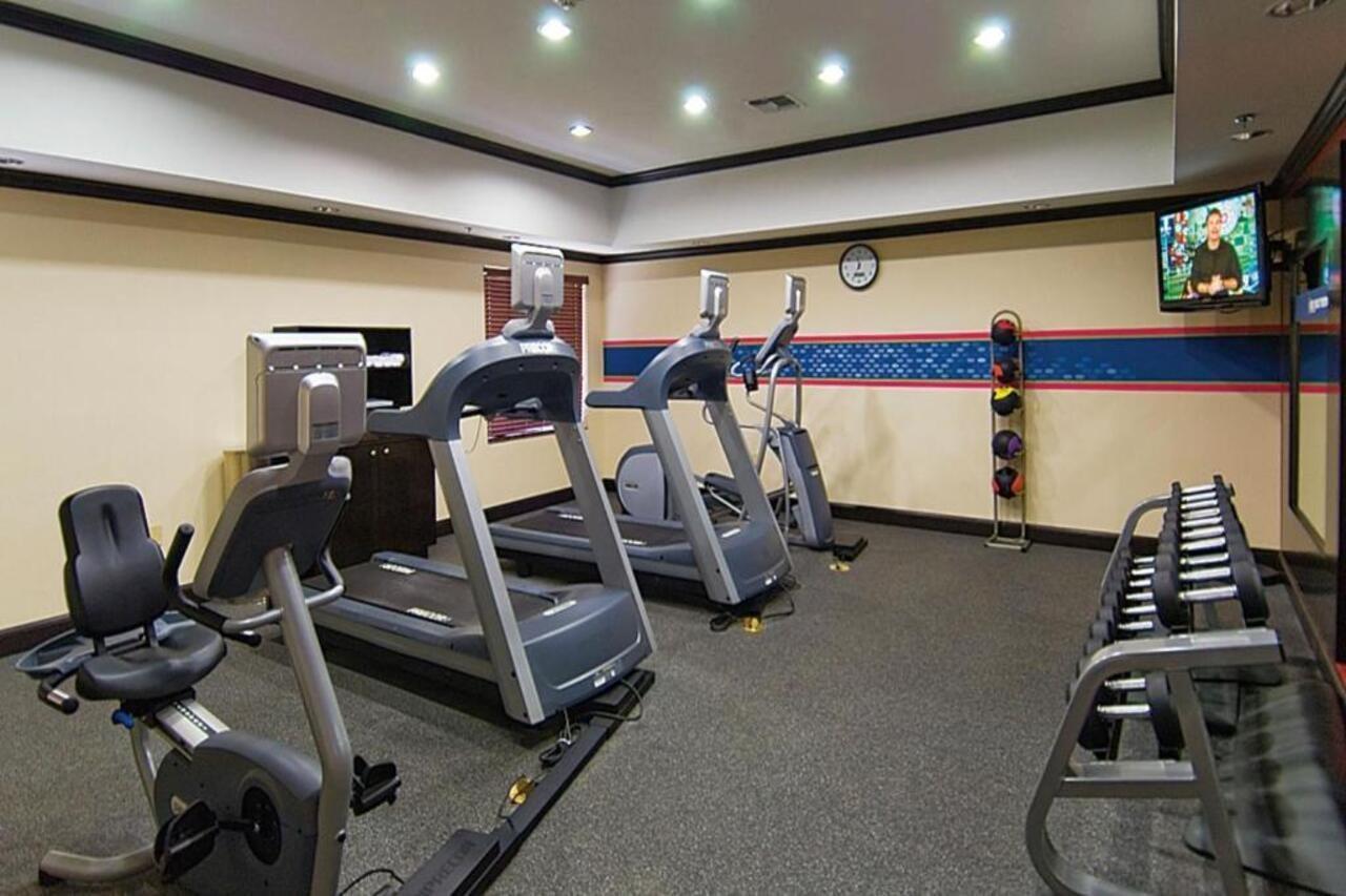 Hampton Inn & Suites Палестайн Екстериор снимка