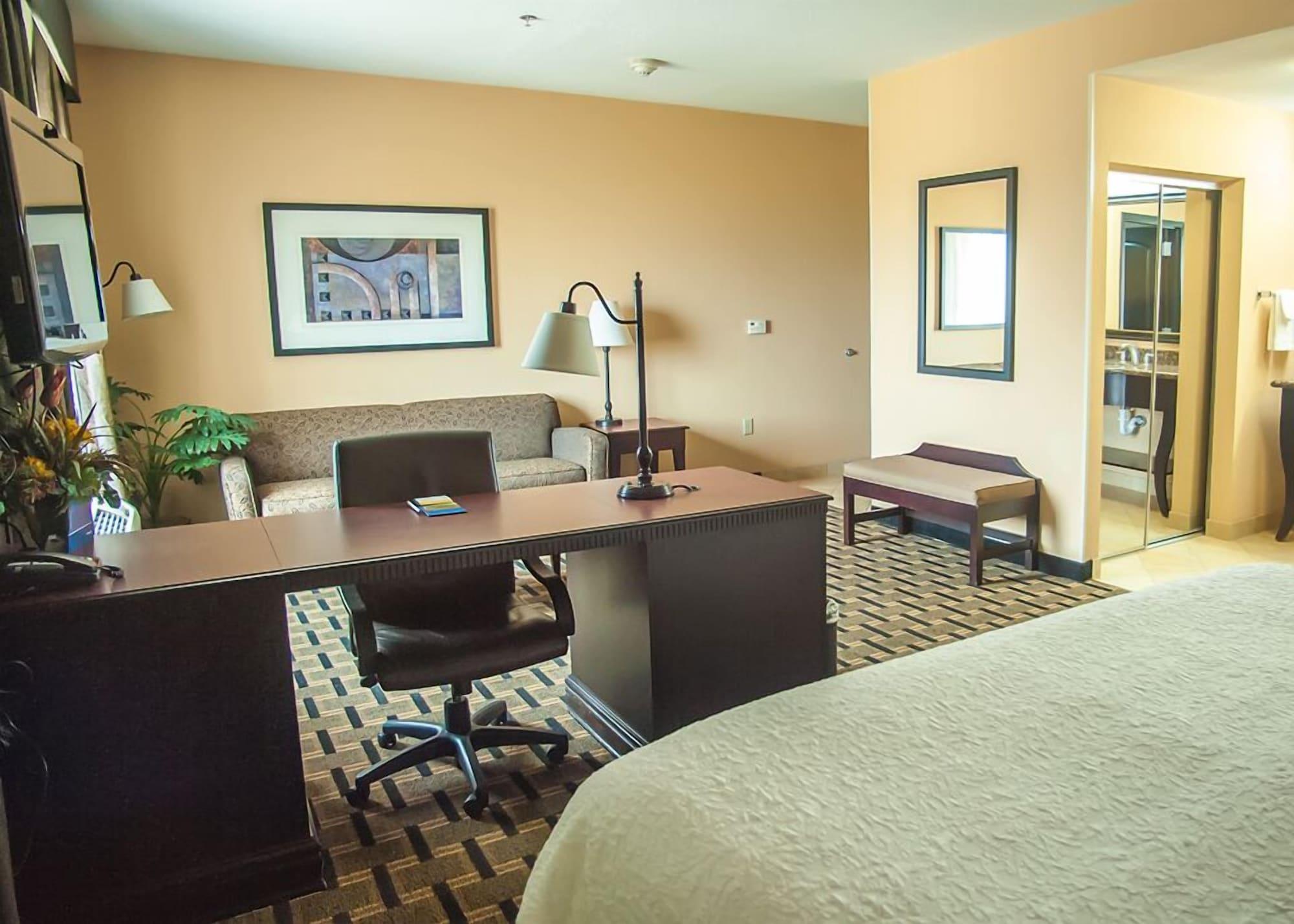 Hampton Inn & Suites Палестайн Екстериор снимка