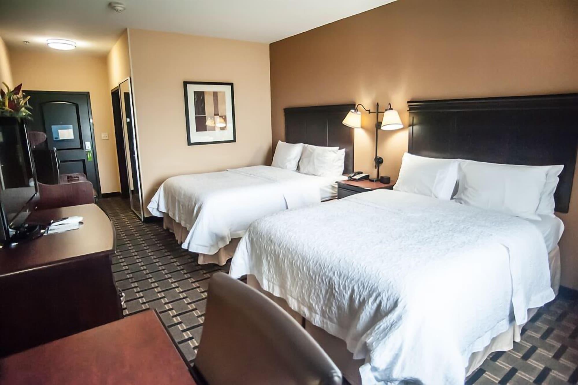 Hampton Inn & Suites Палестайн Екстериор снимка