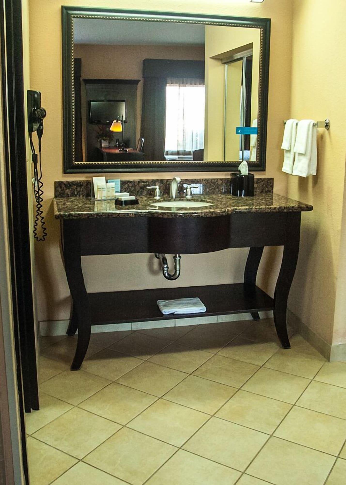 Hampton Inn & Suites Палестайн Екстериор снимка