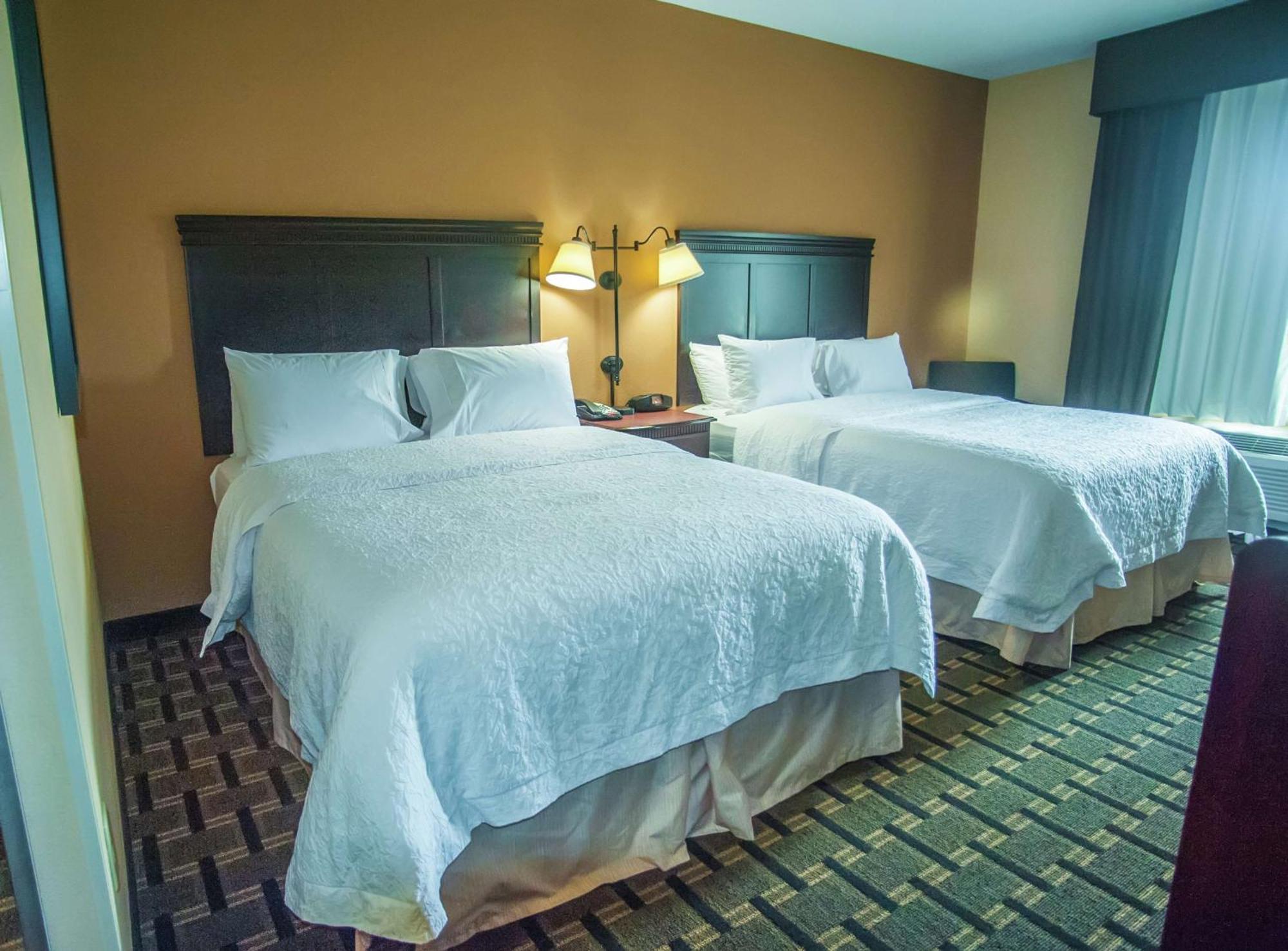 Hampton Inn & Suites Палестайн Екстериор снимка