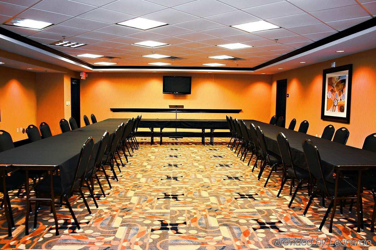 Hampton Inn & Suites Палестайн Съоръжения снимка
