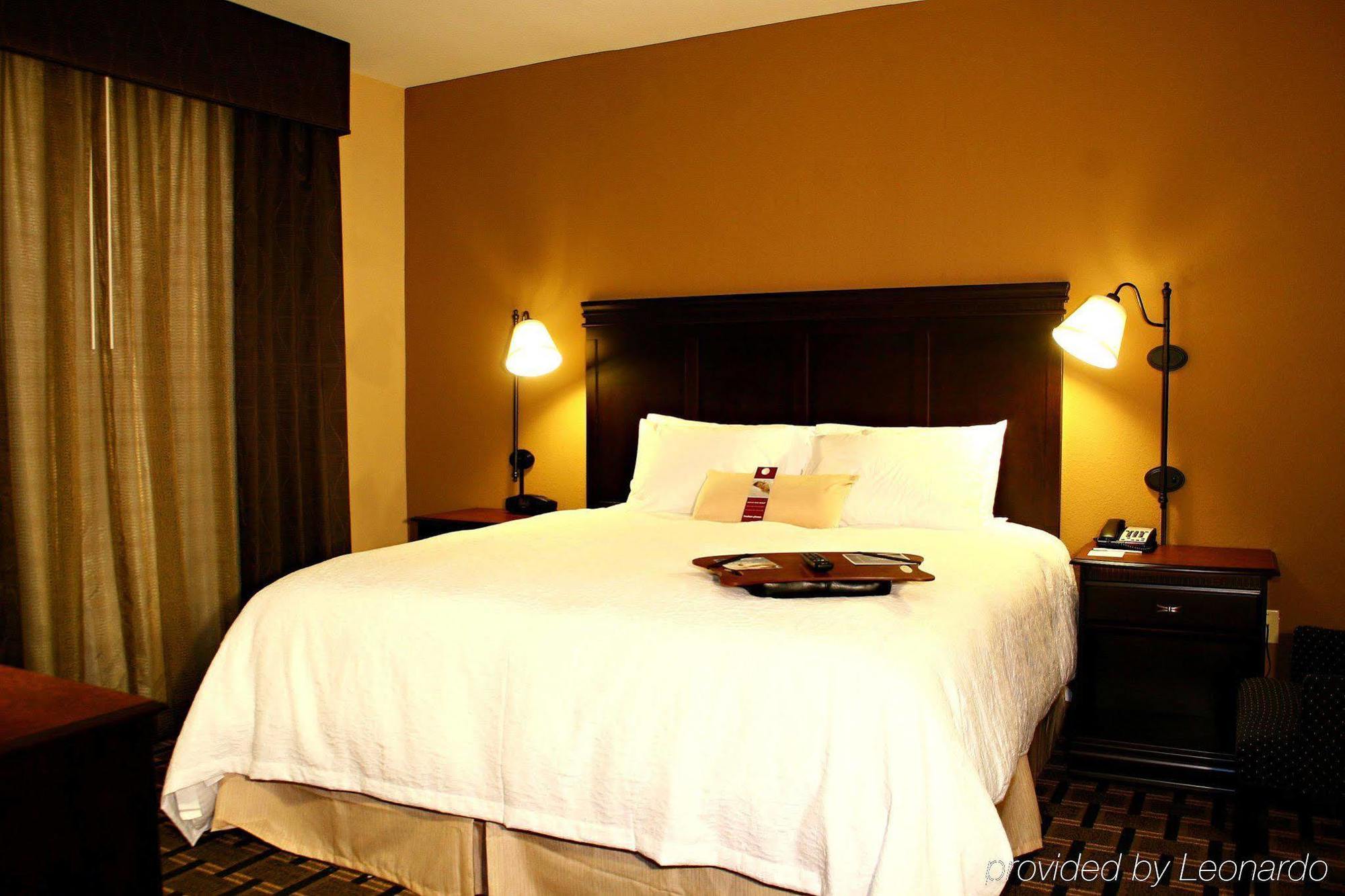 Hampton Inn & Suites Палестайн Стая снимка