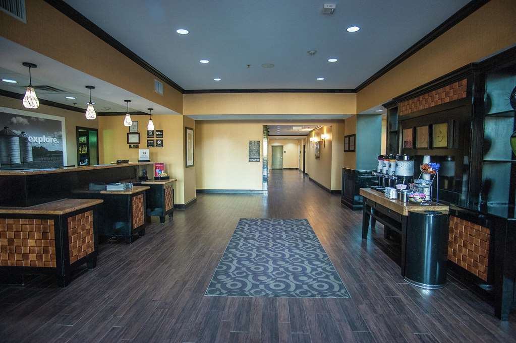 Hampton Inn & Suites Палестайн Интериор снимка