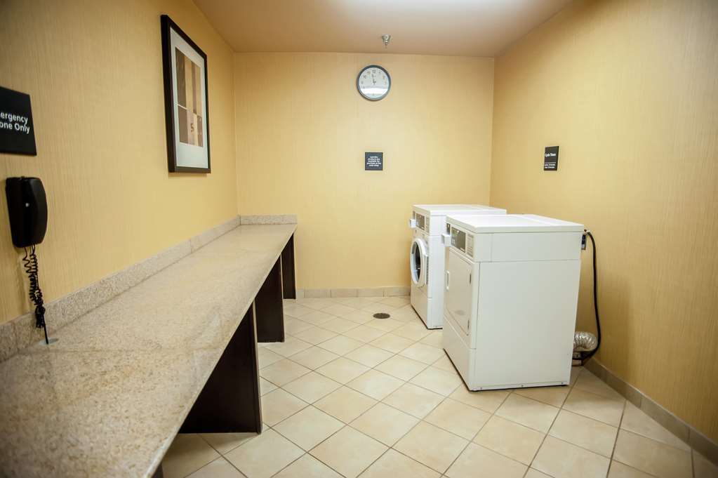 Hampton Inn & Suites Палестайн Съоръжения снимка