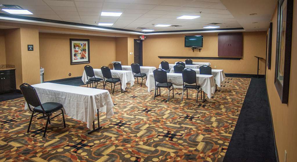 Hampton Inn & Suites Палестайн Съоръжения снимка